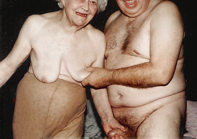 Старые толстухи участвуют в съемках эротики и порно