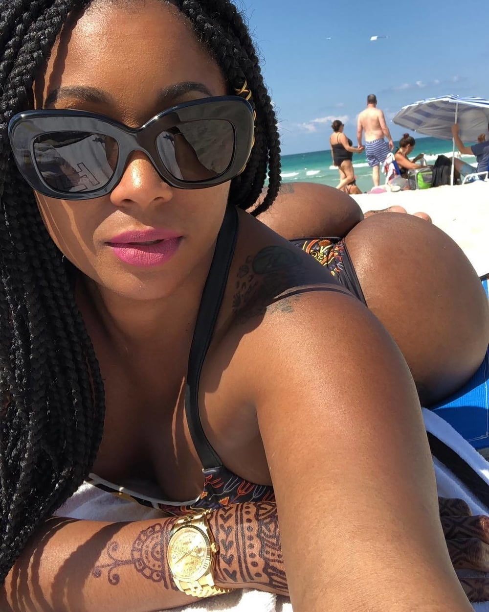 Ebony girl on the beach selfie