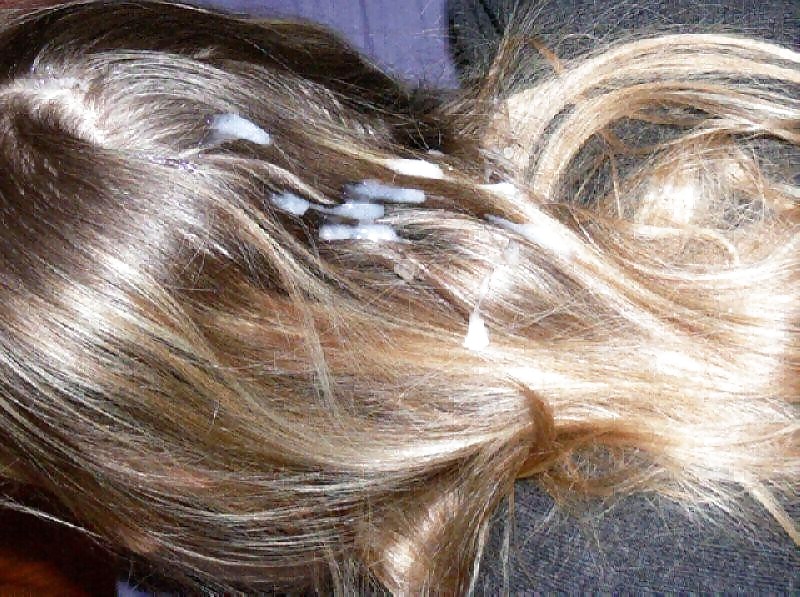 Сисястая блонда получила на себя сперму после шалостей с челном
