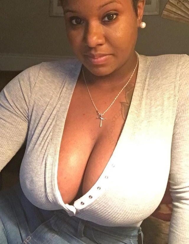 Ebony playing boobs