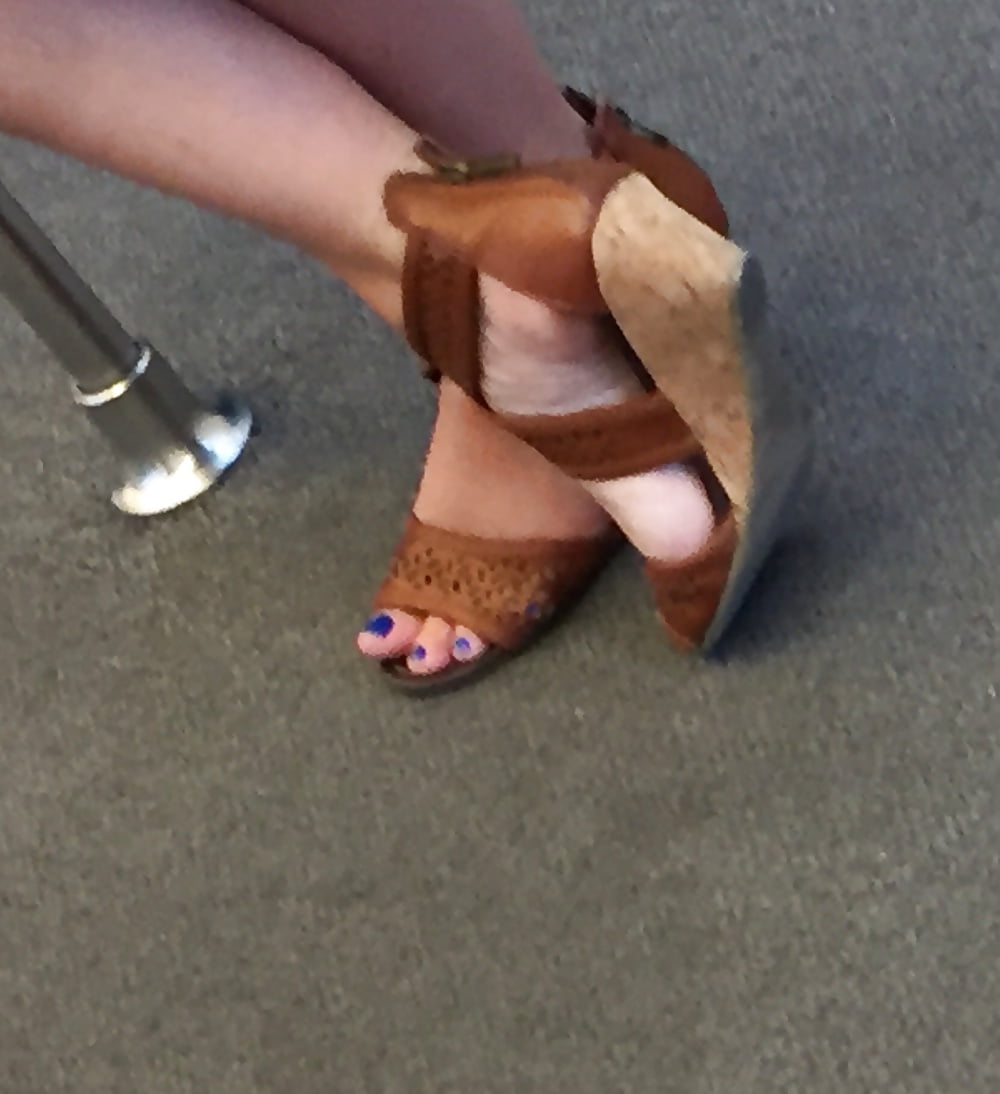 Porn Pics Candid Feet