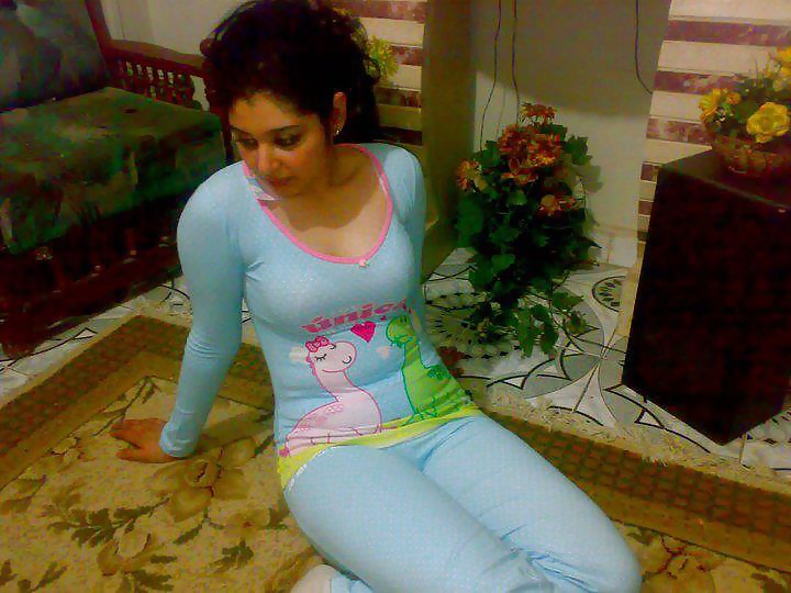 Porn Pics Arab hotties 2