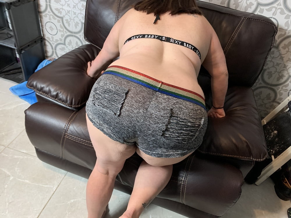 Sexy BBW Stripping Before Sucking Dick - 54 Pics 
