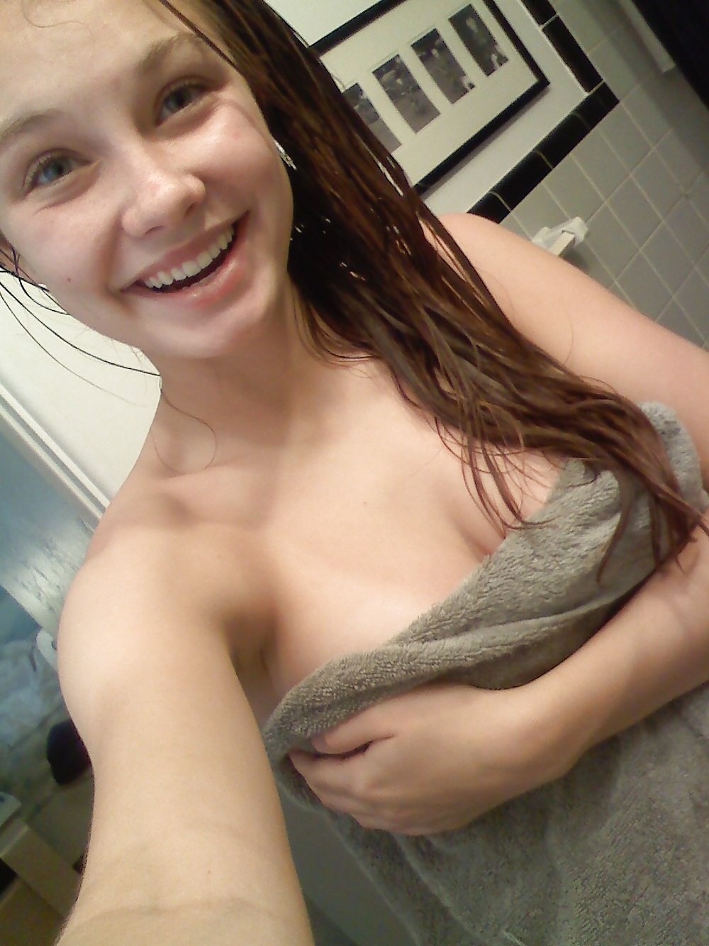 Porn Pics Silly Gorgeous Selfshot Teen