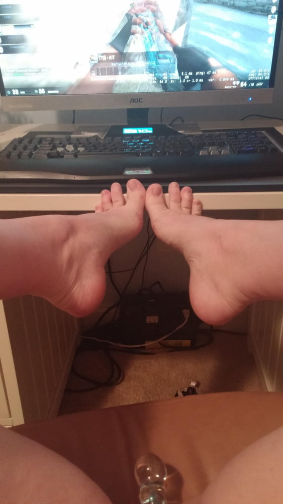 Porn Pics Gamer Girl  2-8-2019