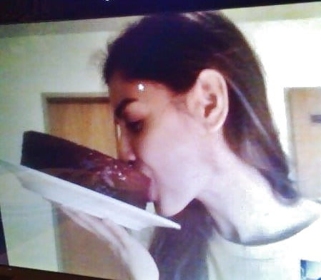 Porn Pics feut sich wenn sie Schwanz blasen darf