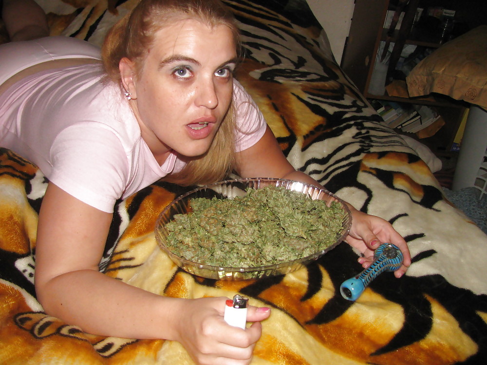 Porn Pics Bong Session