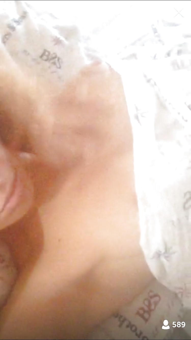 Porn Pics Periscope Girls - August 2