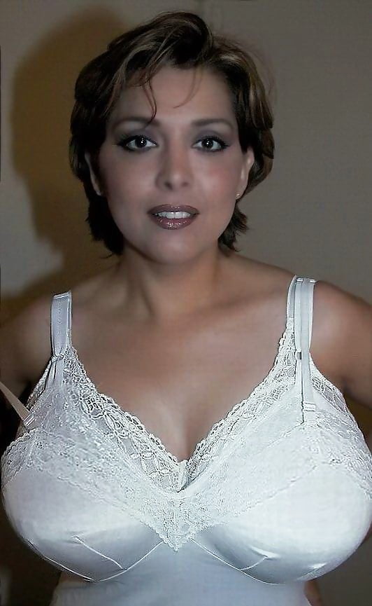 Mature Latina In Her Bra 31 Pics Xhamster