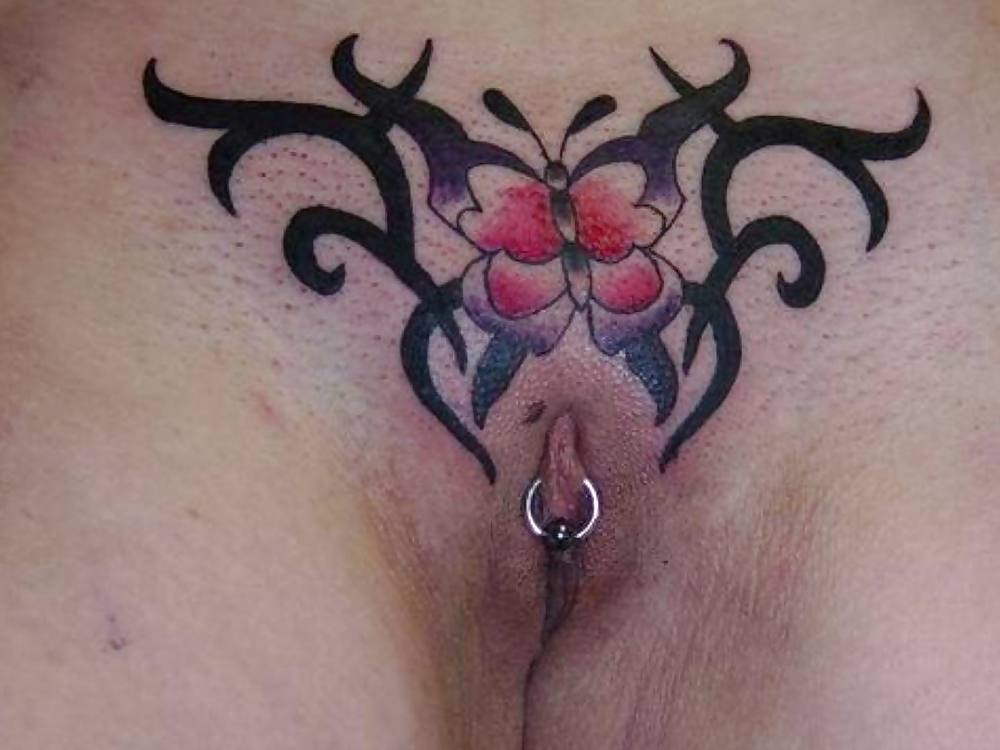 Porn Pics tattooed pussy