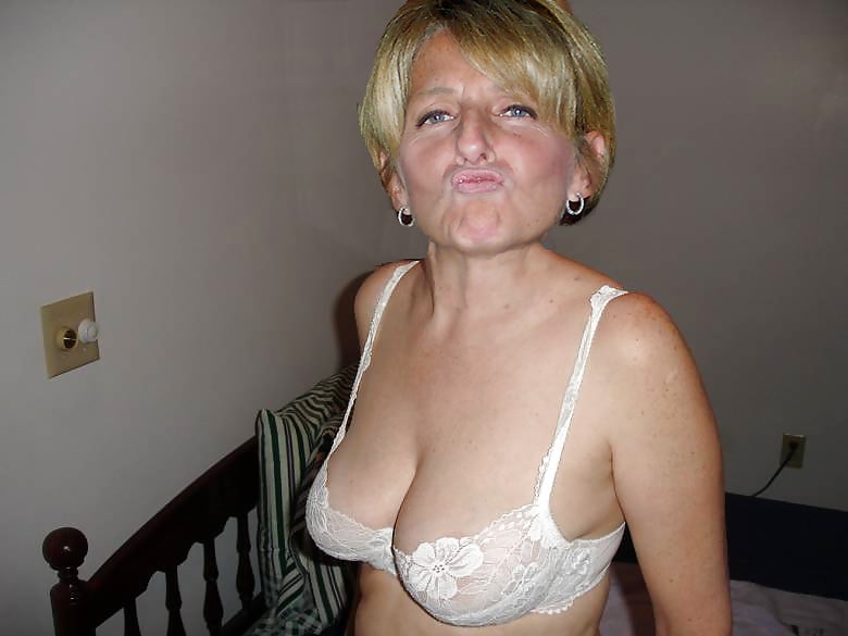 Milfs and Matures - 402 Photos 