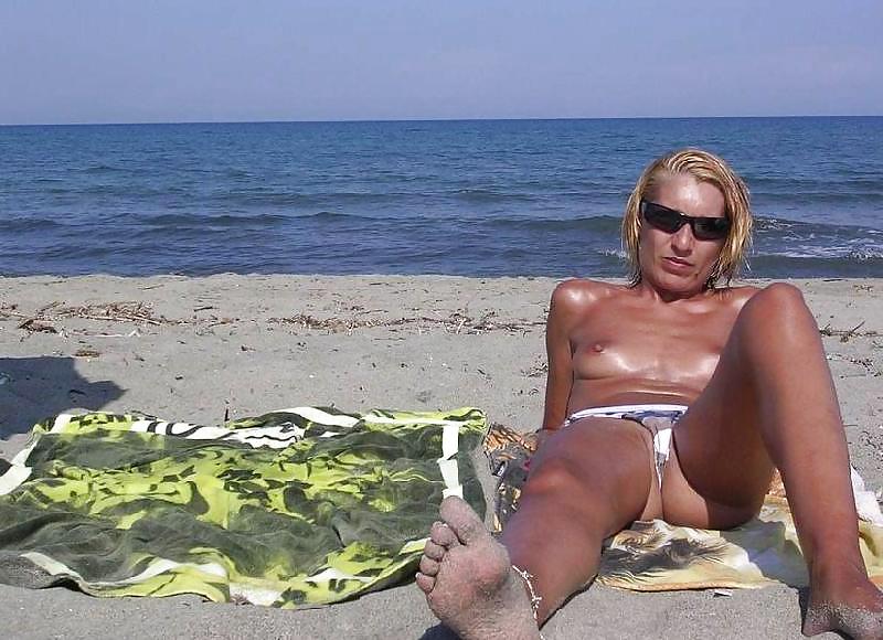 Porn Pics Flashing  on the beach by Sail