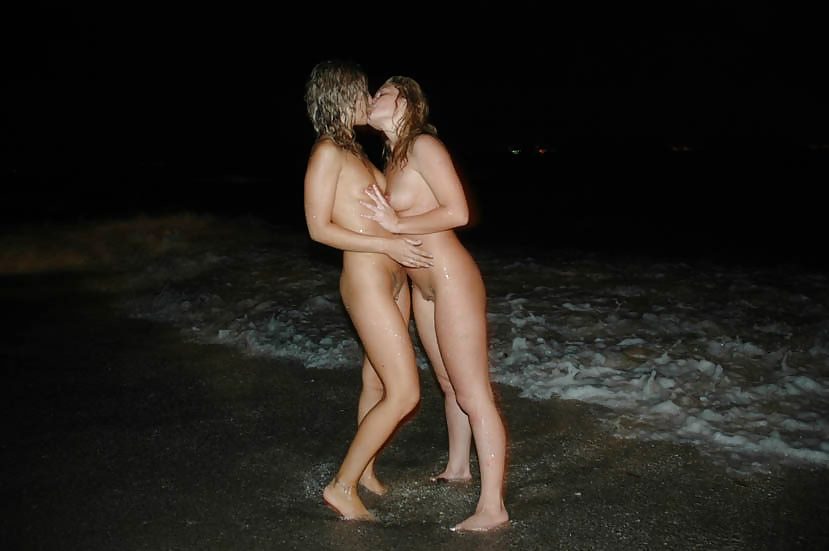 Porn Pics Lesbian night games on the beach - N. C.