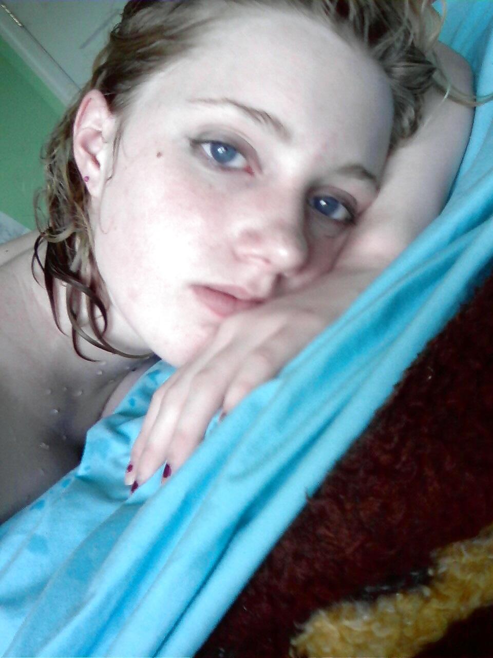 Porn Pics SHOOTING HIMSELF - ASHLEY