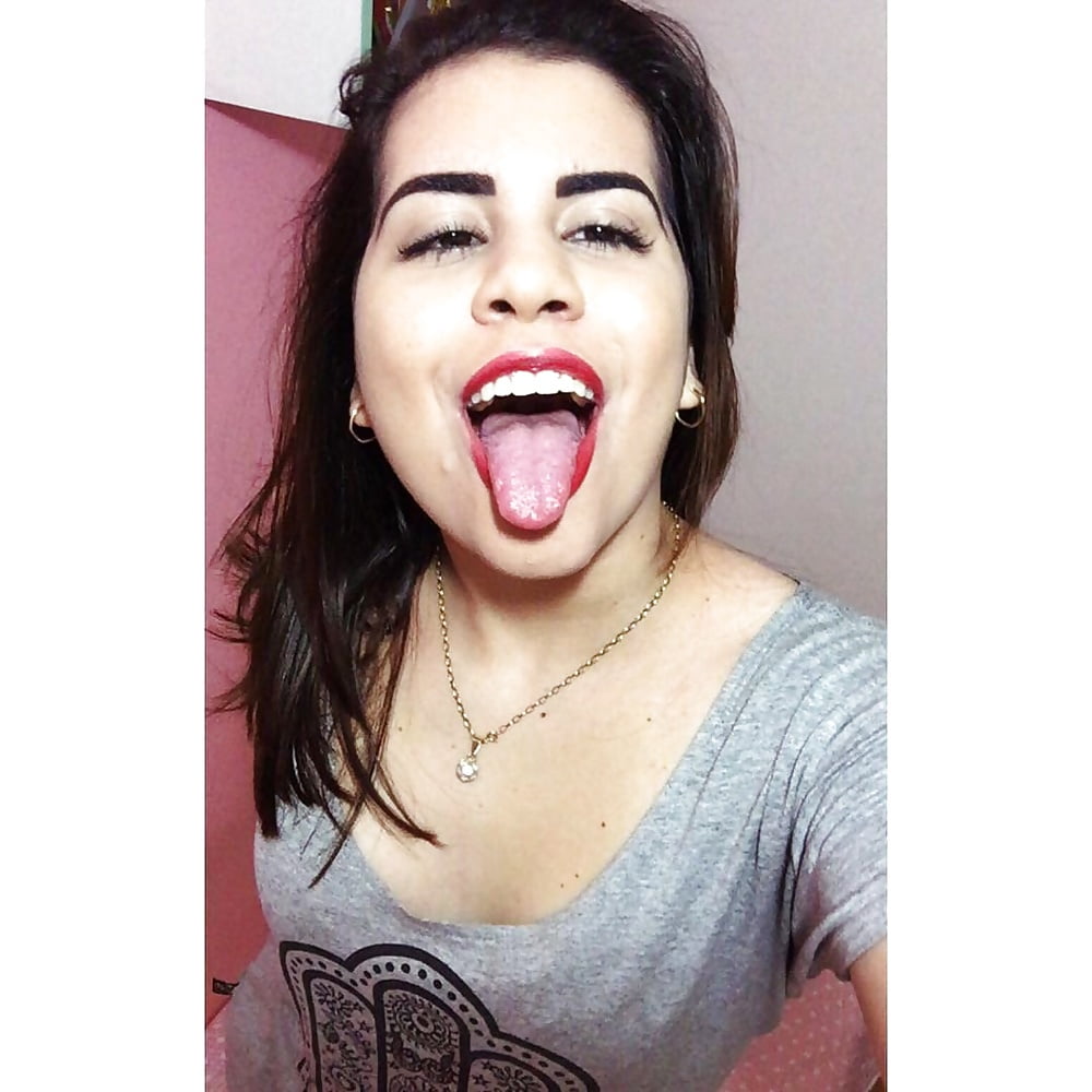 Porn Pics LINGUINHA PRA FORA - QUER PORRA !