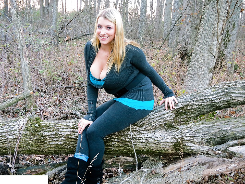 Porn Pics Busty in woods 9