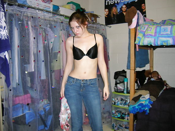 Porn Pics The Beauty of Amateur Skinny Teen Brunette