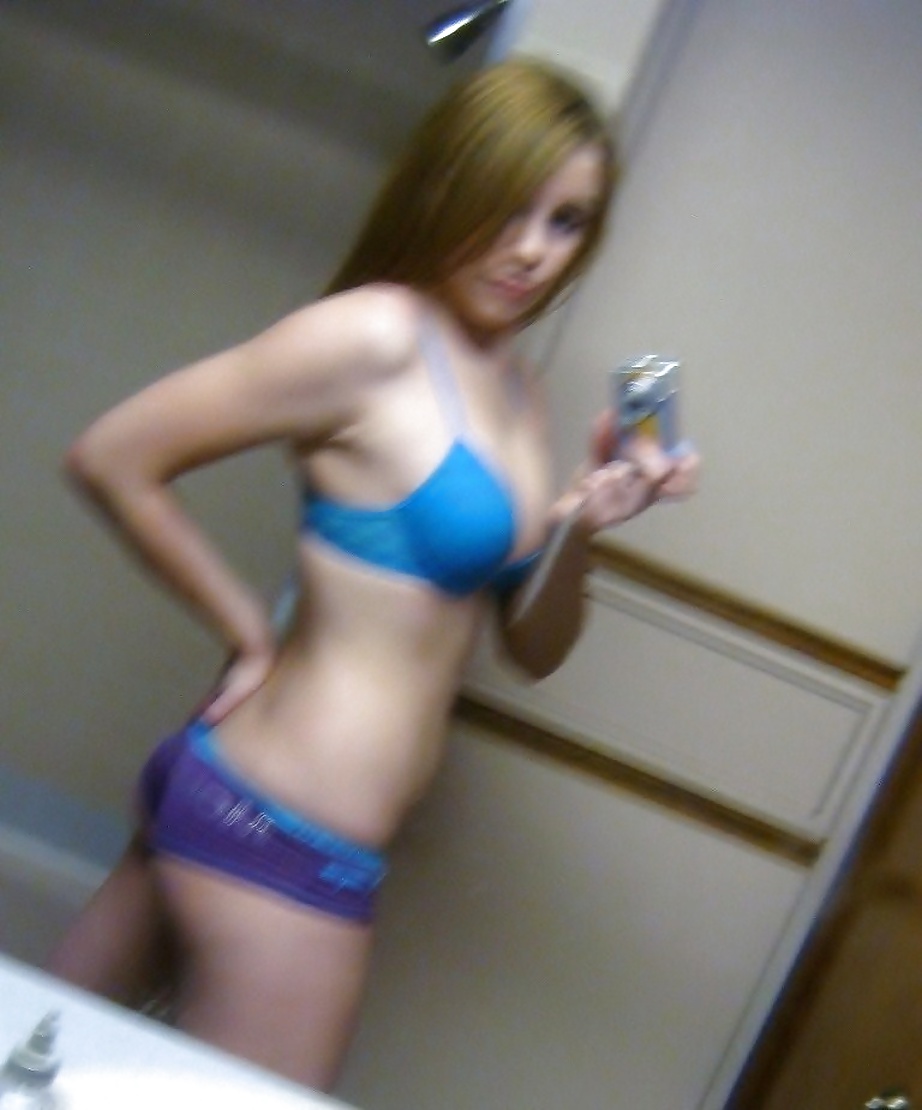 Porn Pics Sexy teen with mirror nudes