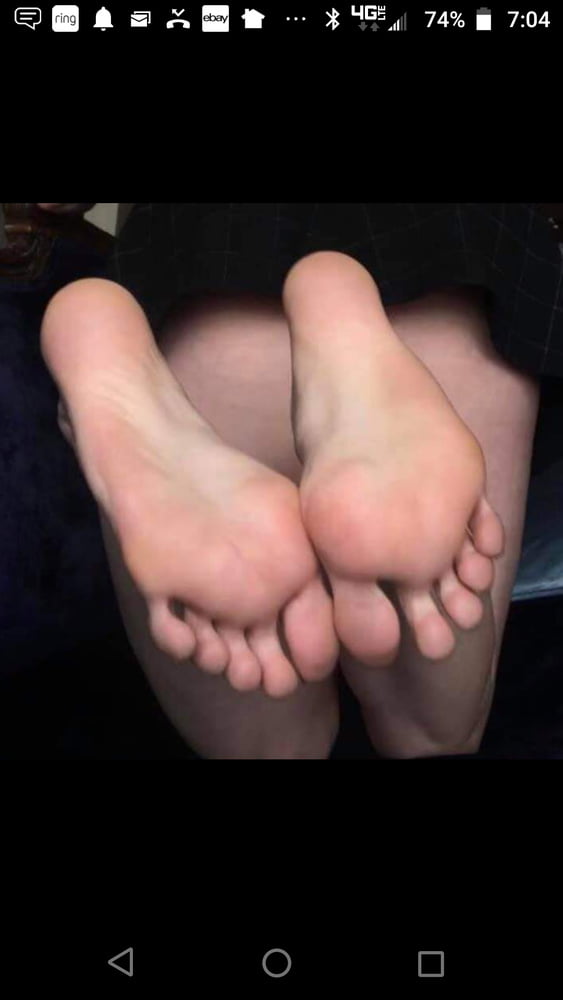 Toes feet soles legs Foot fetish- 28 Photos 