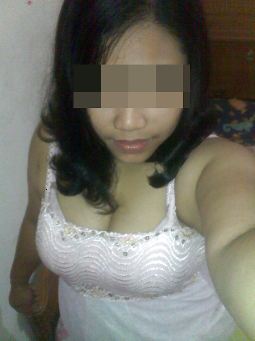 Porn Pics indonesia- milf berjilbab selfie bugil