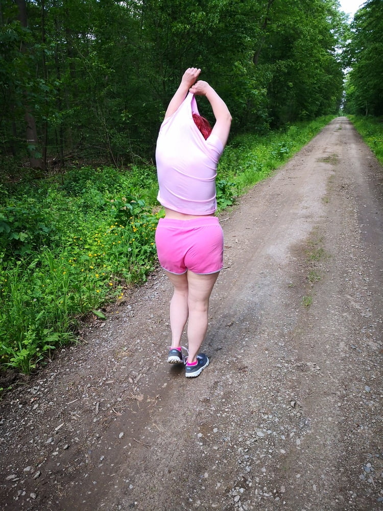 Pure naked hiking in public - 25 Photos 