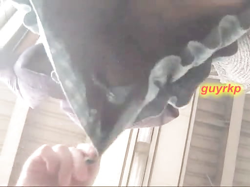 Porn Pics Risky Skirt Pull - Thai upskirt