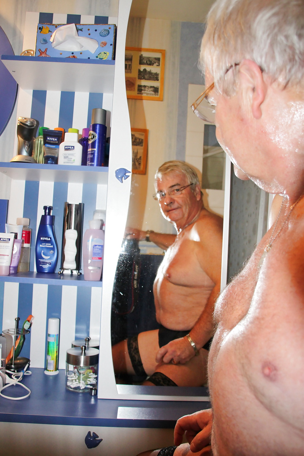Porn Pics C-52-MIROIR EN BAS