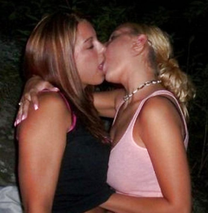 Porn Pics Girl kiss Girl