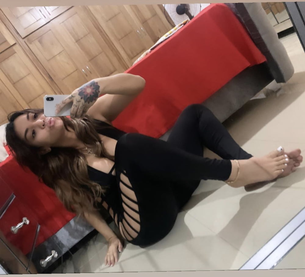 Sexy Milf I want to Fuck (Latina, Insta, Feet, Foot) - 162 Photos 