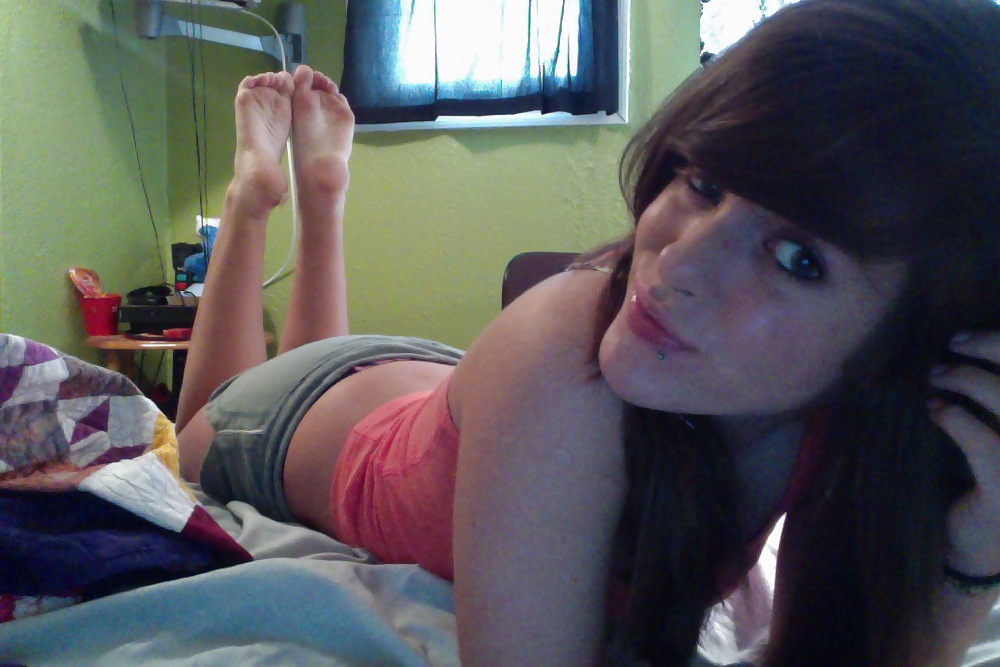 Porn Pics Awesome Amateur Teen Feet Part XXV