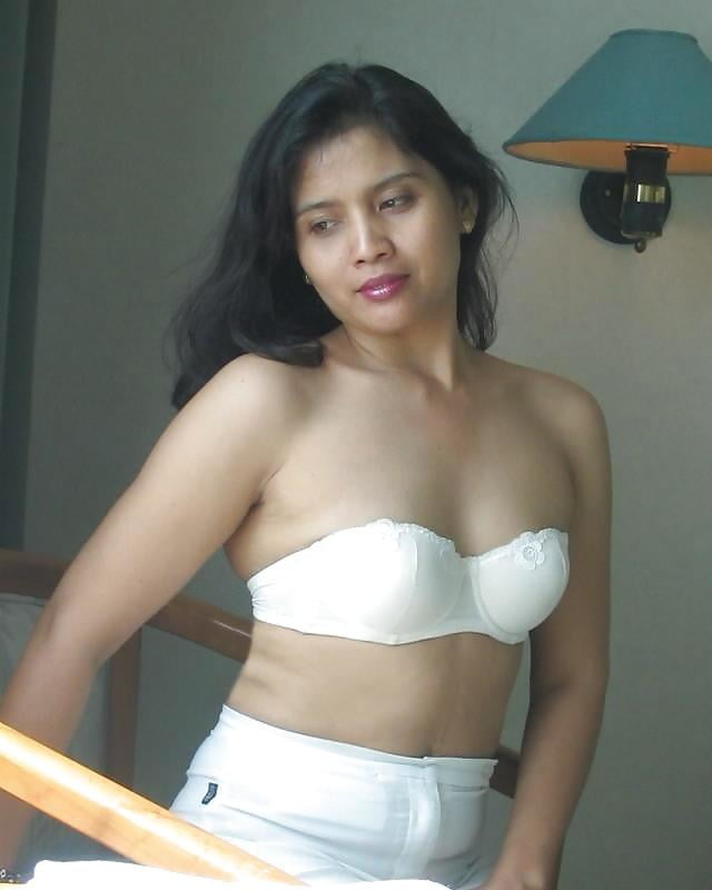 Sri Lankan Sexy Girl.Com