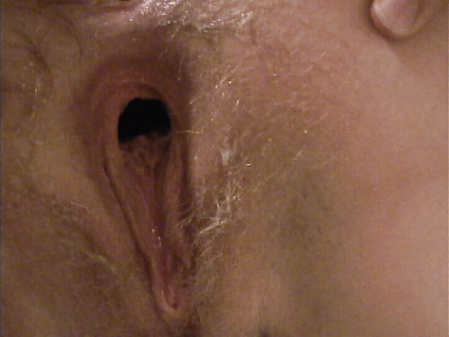Porn Pics Wifes pussy. Please cum on this open hole.