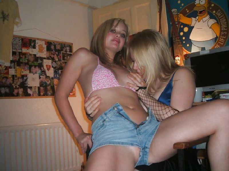 Porn Pics Bisexual slag from Bradford and her chav whore friend