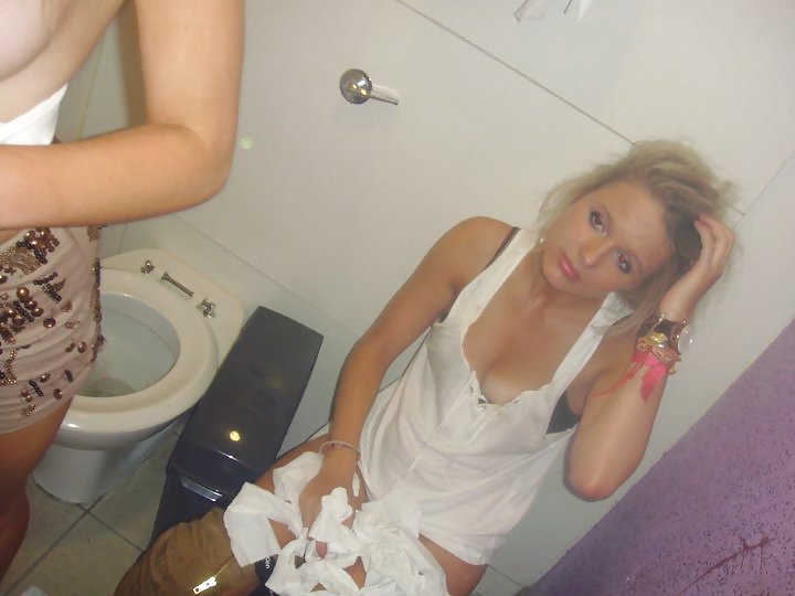 Porn Pics Facebook teens on toilet