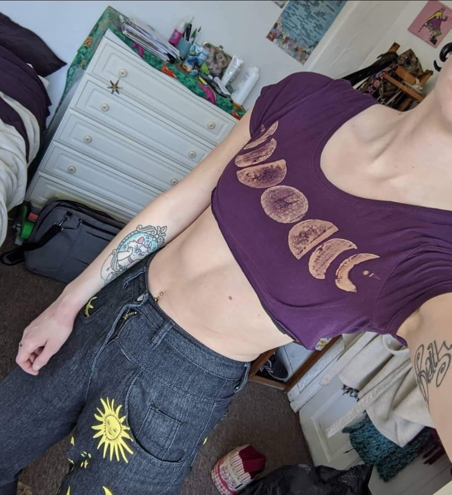 Stupid British feminist hippie cunt Sophie exposed - 14 Photos 