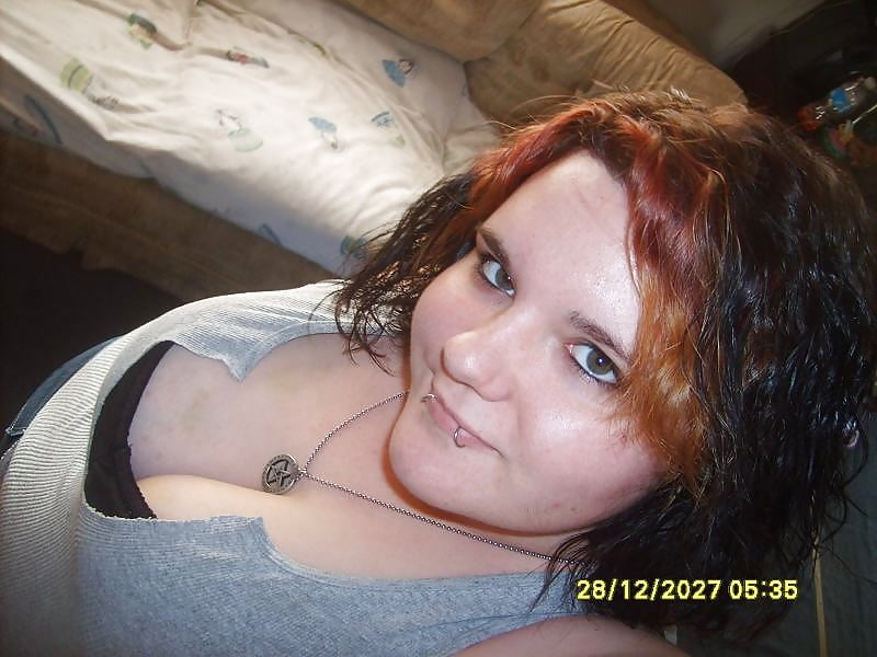 Porn Pics BBW Emo-Country Girl Niki (NON-NUDE)