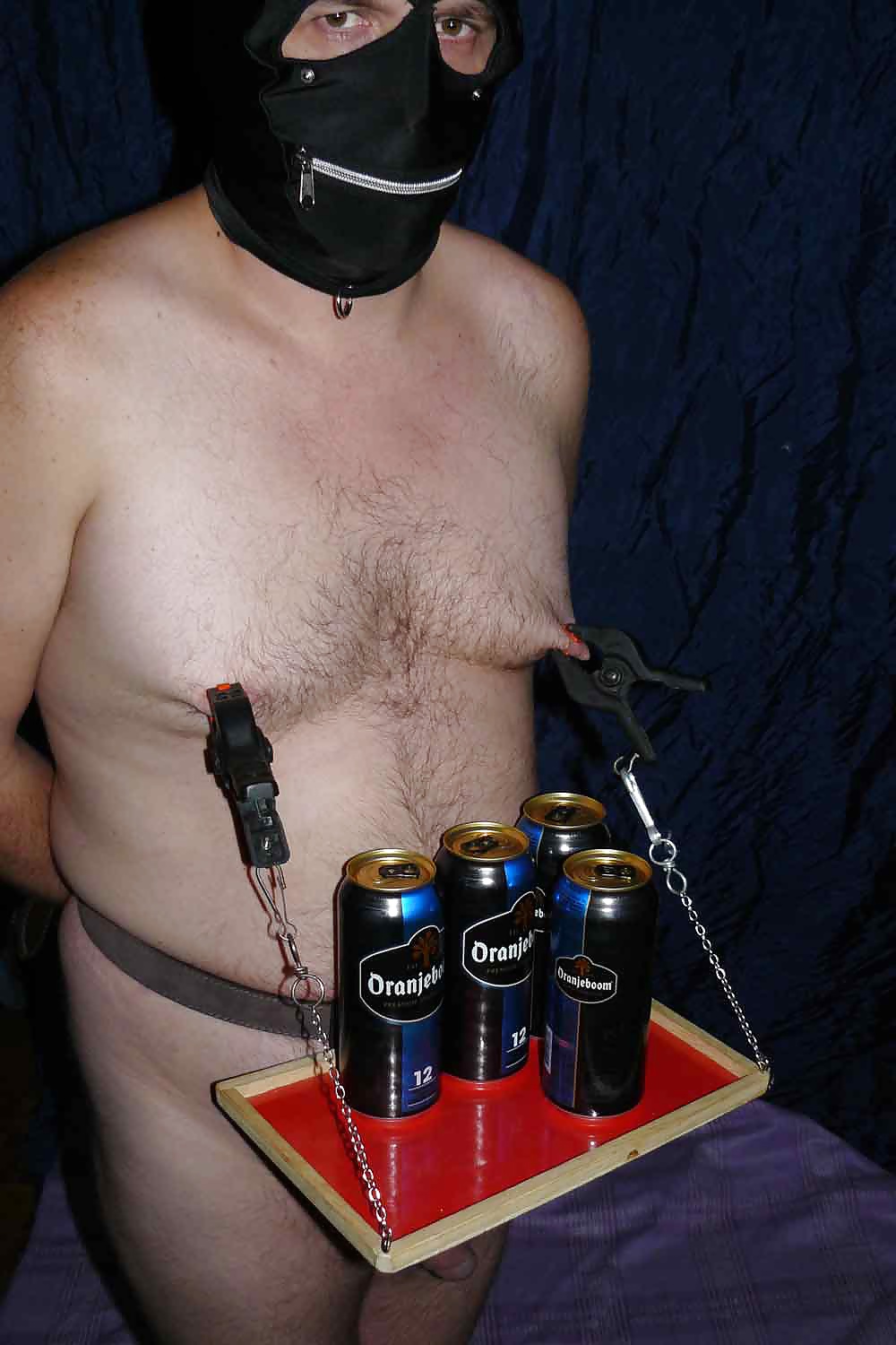 Porn Pics serve beer