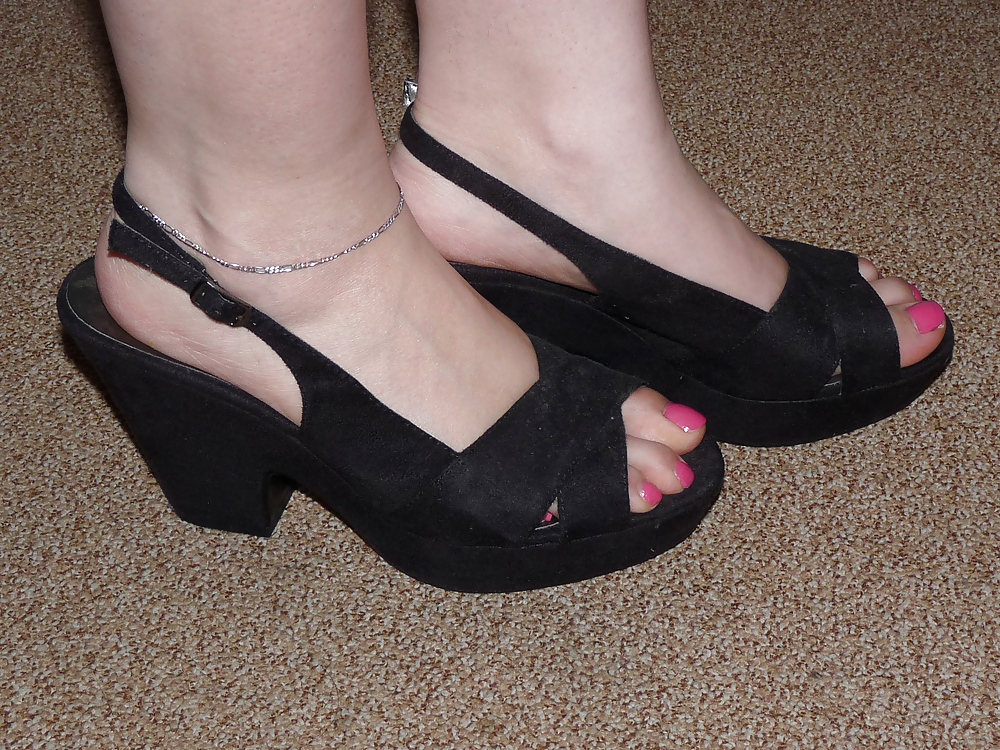 Porn Pics wifes sandals wedges heels pink nails