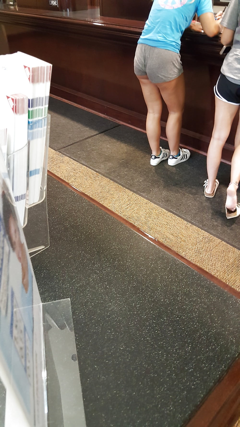 Porn Pics Slut teen at the bank