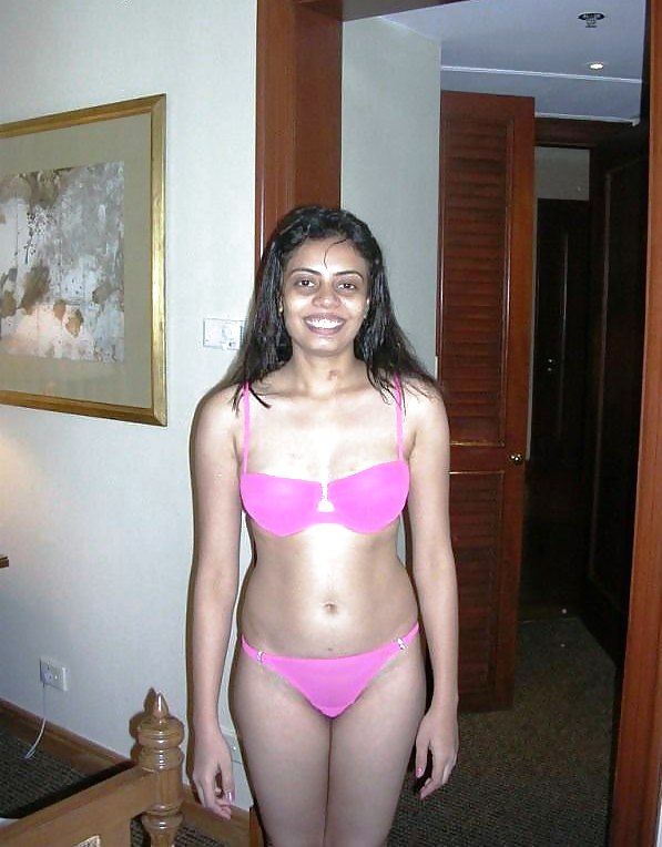 Porn Pics Indian girl Shweta nude !!