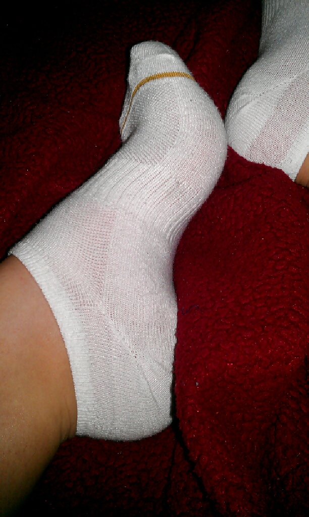 Porn Pics EMILY'S STINKY WHITE ANKLE SOCKS