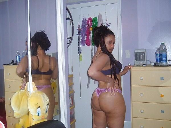 Porn Pics Big Booty Ebony Teen in Bedroom