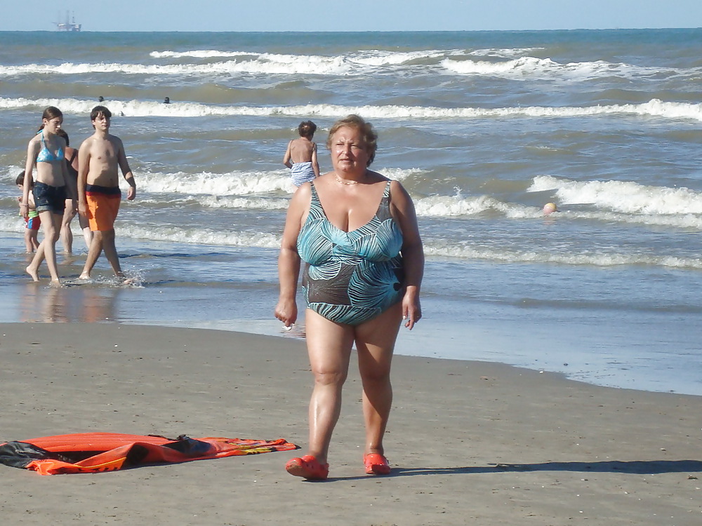 Porn Pics Busty granny on the beach! Mixed!