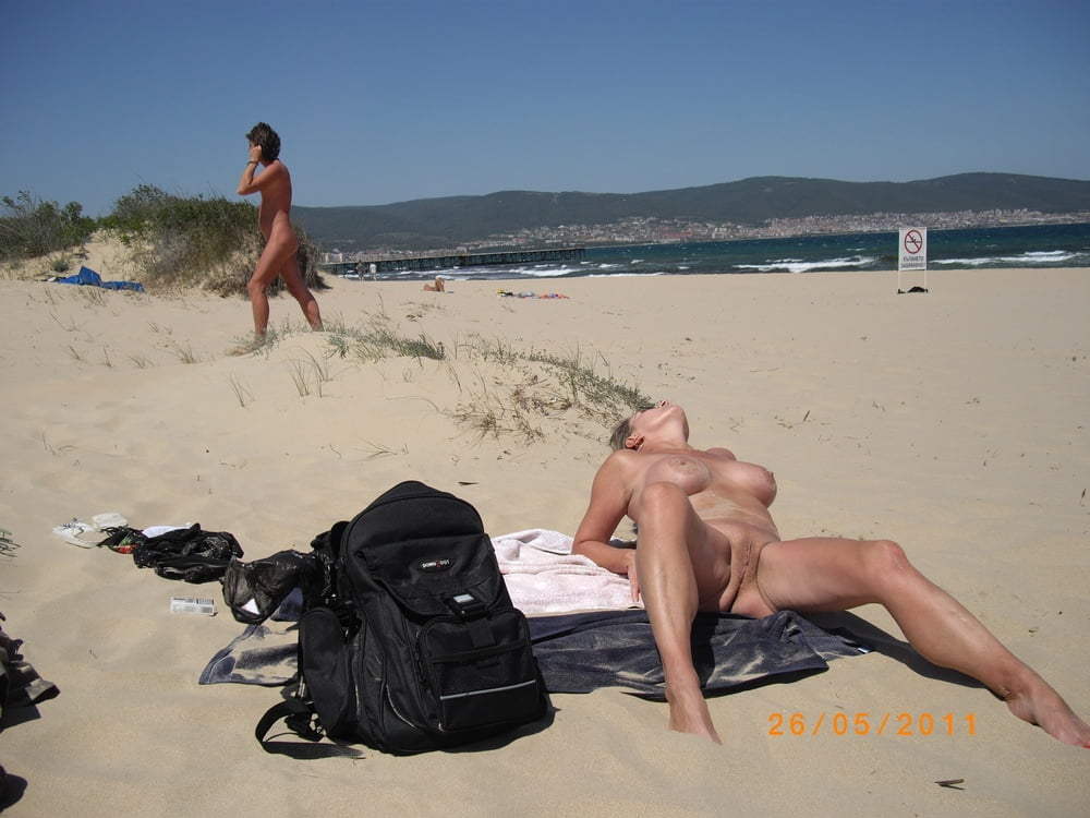 Nudist Mature - 11 Photos 