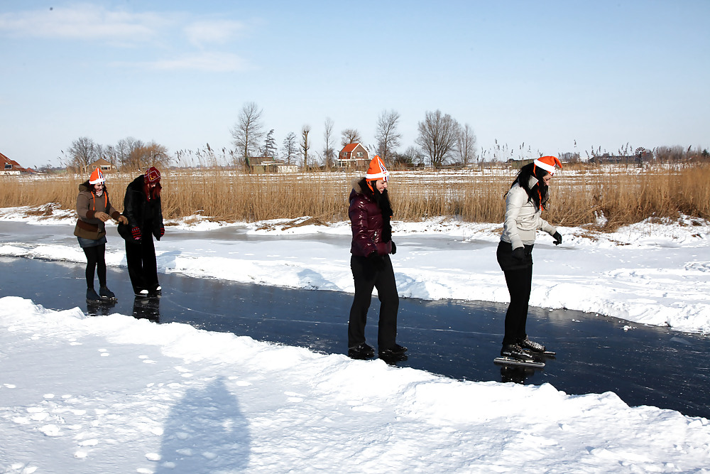 Porn Pics Julia,Elisa,Britt & Gylve on the Dutch Ice.