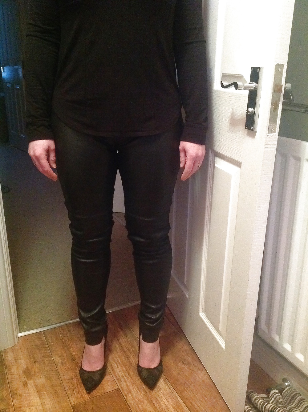 Porn Pics Knee boots and leather leggings