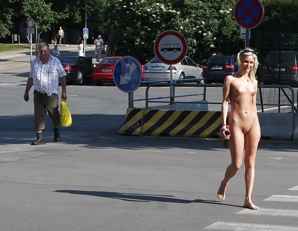 Porn Pics Hot Girls Public Nude 1