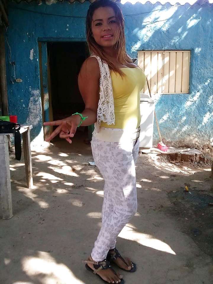 Porn Pics Morena chichona!