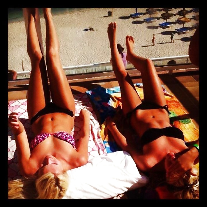 Porn Pics Skinny pretty bikini babe Olivia