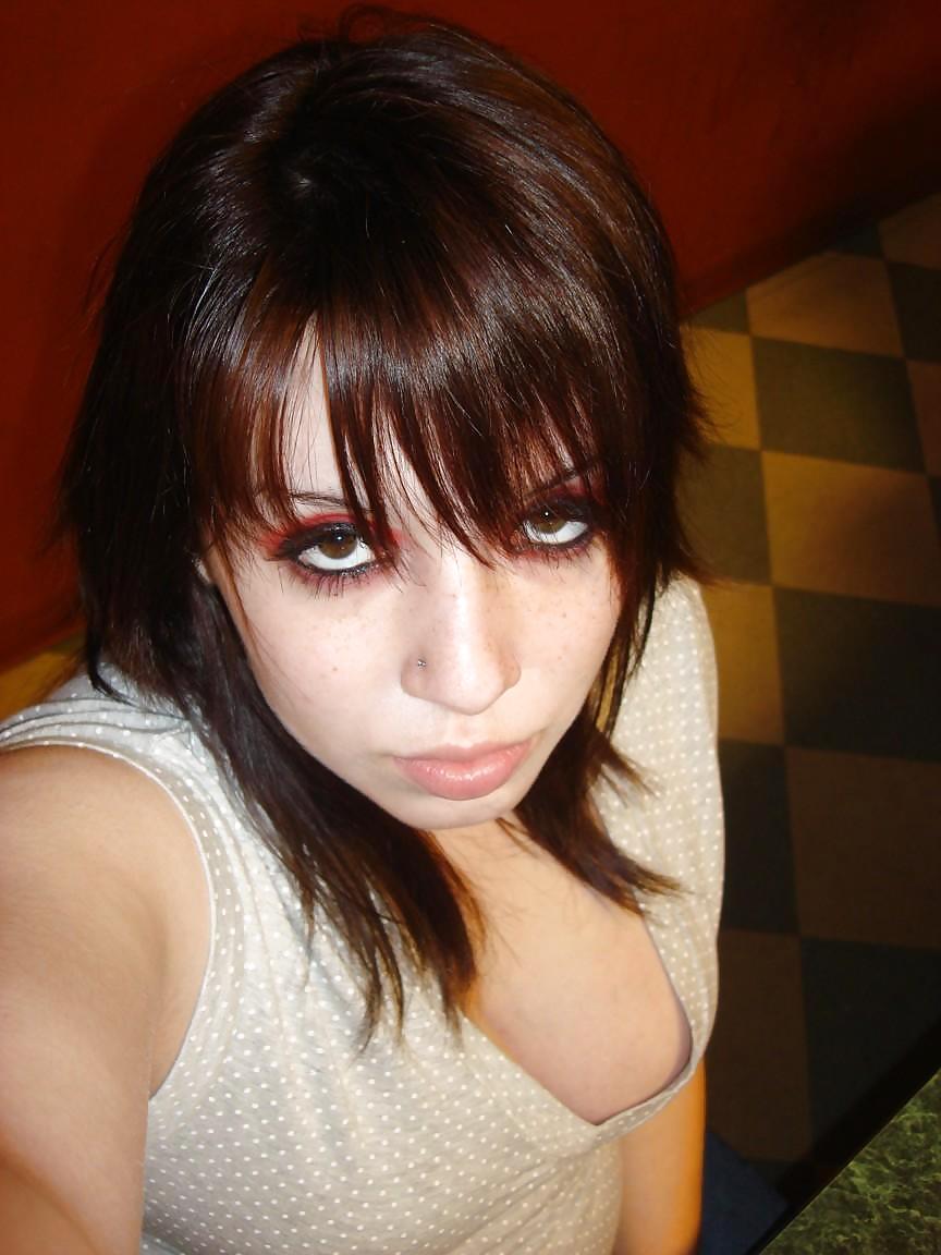 Porn Pics Busty Amateur Emo Girl